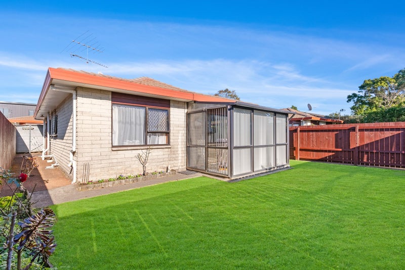 2/30 Rutland Road, Mount Wellington, Auckland - Carousel 1