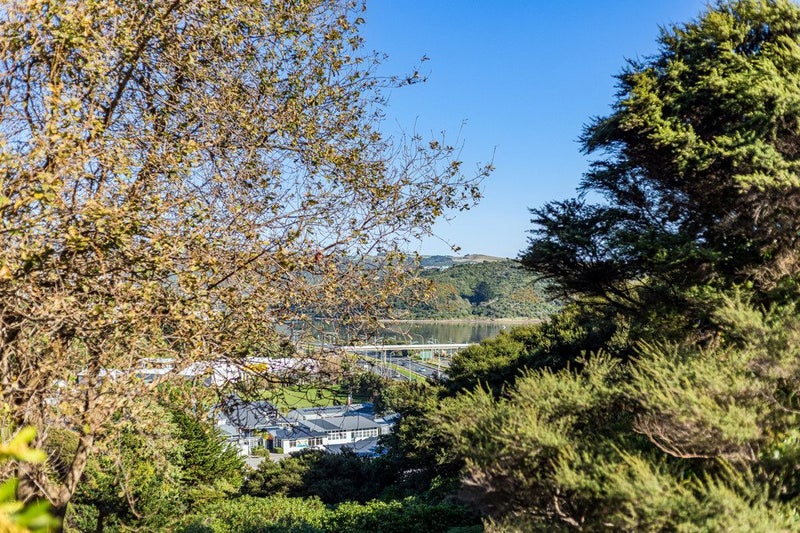 15 Kiriwai Road, Paremata, Porirua - Carousel 2