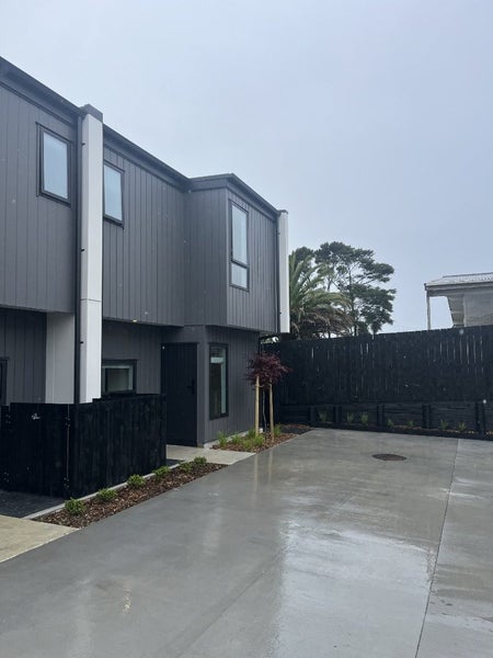 9/79 Edmonton Road, Henderson, Auckland - Carousel 12