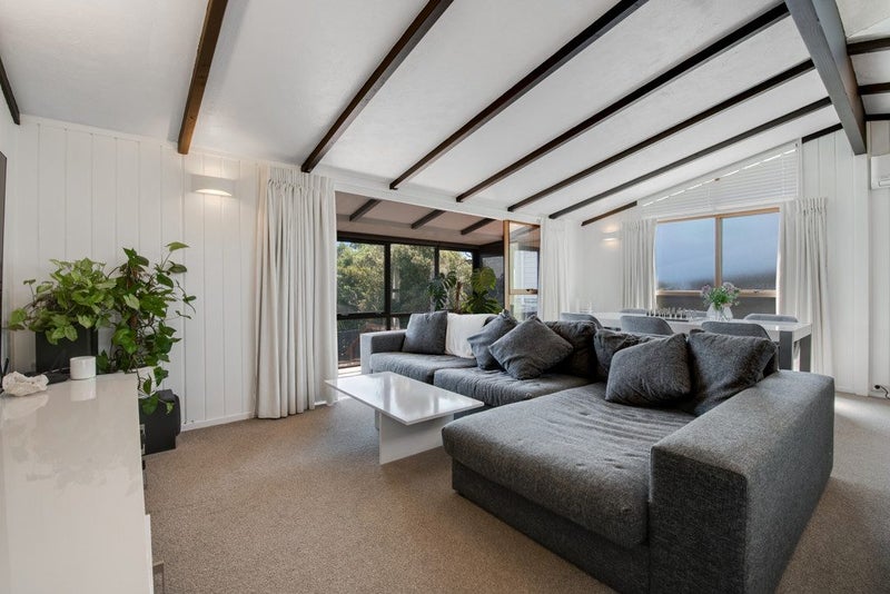 328 Whangaparaoa Road, Stanmore Bay, Whangaparaoa - Carousel 2