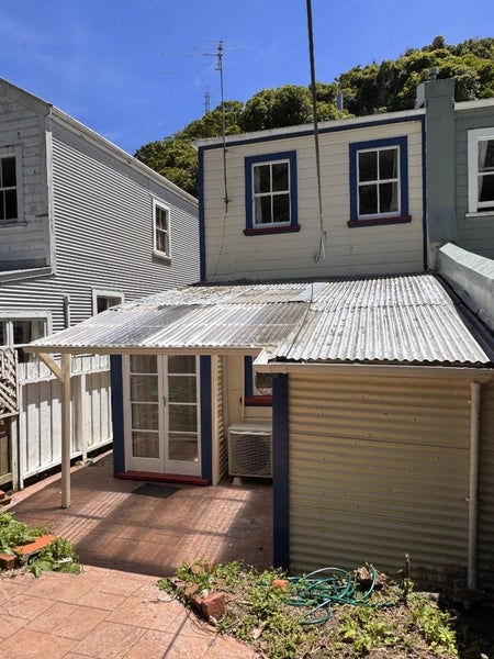 19 Holloway Road, Aro Valley, Wellington - Carousel 27