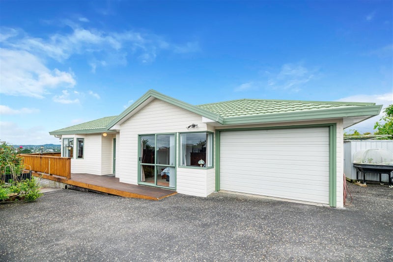 1/204 Sturges Road, Henderson, Auckland - Carousel 1