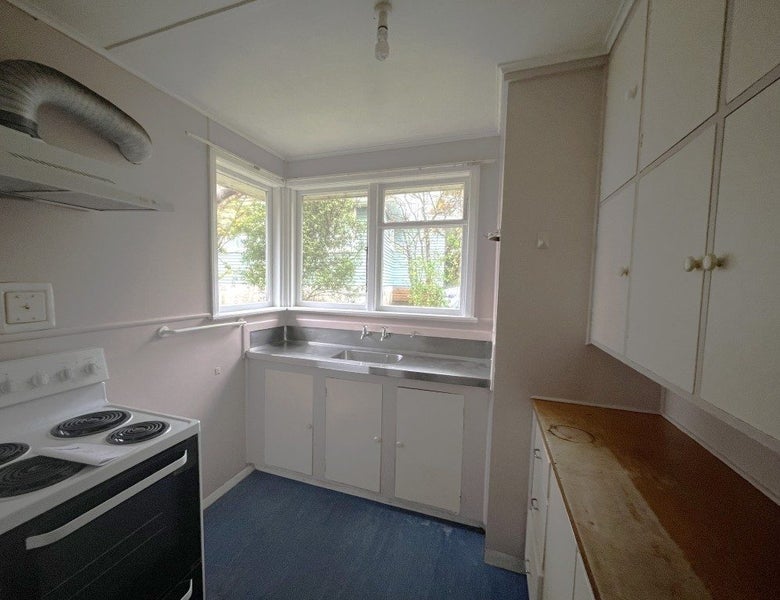 7 Cumberland Grove, Cannons Creek, Porirua - Carousel 2