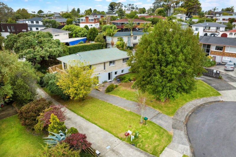 64 Finnerty Avenue, Howick, Auckland - Carousel 1