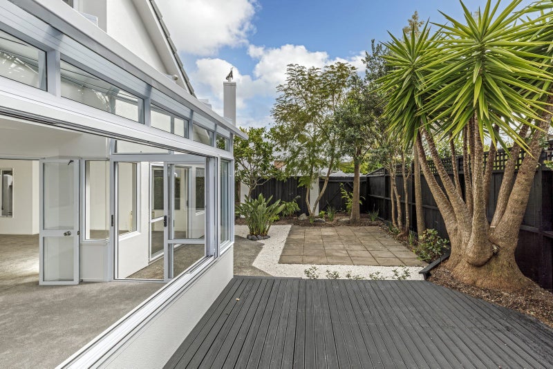 2/20 Norwood Road, Bayswater, Auckland - Carousel 23