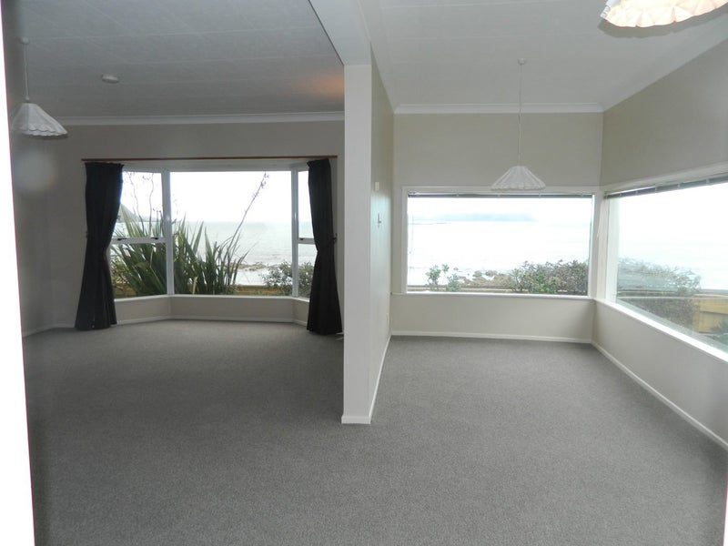 33 Sunset Parade, Plimmerton, Porirua - Carousel 2