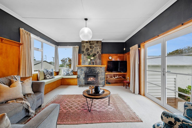 13 Paynters Avenue, Strandon, New Plymouth - Carousel 2