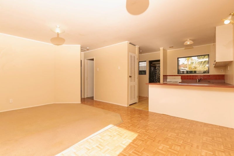 36 Lewisham Street, Highland Park, Auckland - Carousel 1