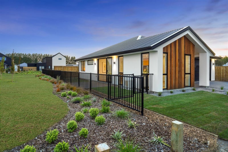 8 Millhaven Place, Casebrook, Christchurch - Carousel 1