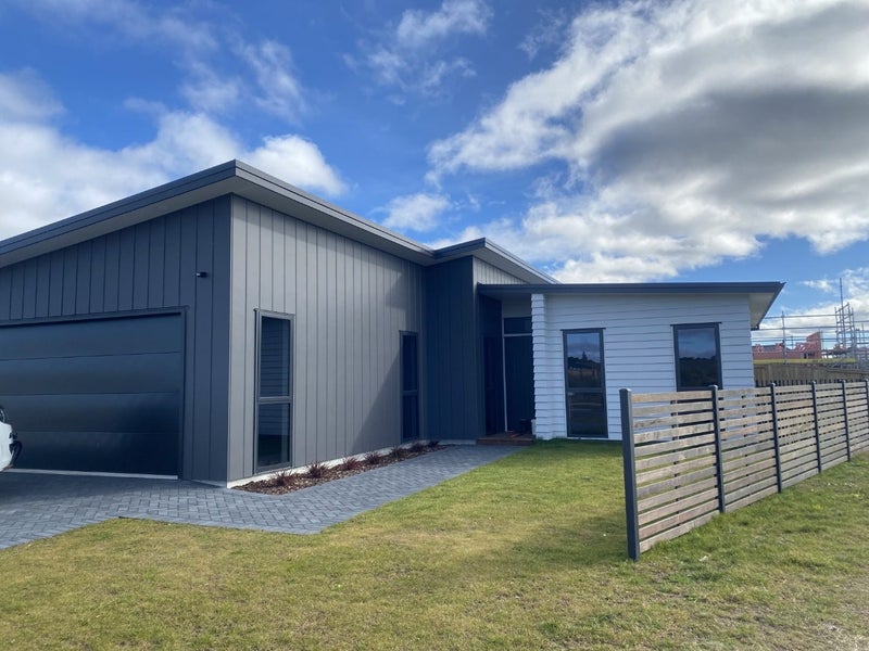 89 Harakeke Drive, Wharewaka, Taupō - Carousel 1