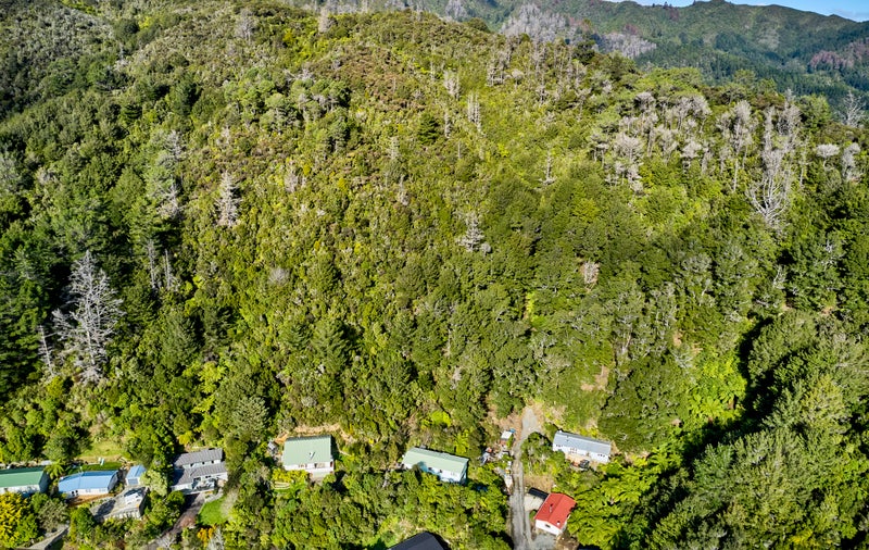 34 Ngahere Street, STOKES VALLEY, LOWER HUTT - Carousel 2