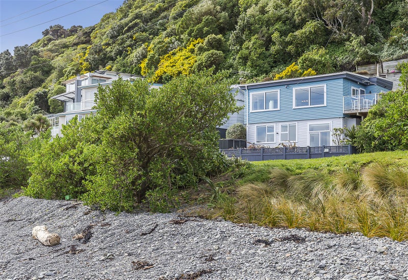 77 Moana Road, Plimmerton, Porirua - Carousel 2