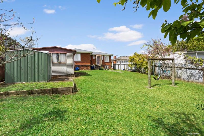 25 Fruitvale Road, New Lynn, Auckland - Carousel 11