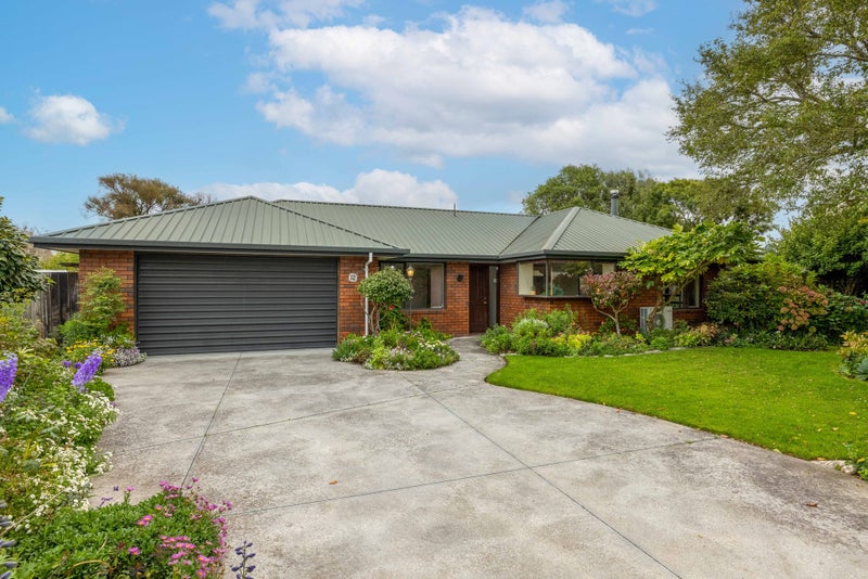 12 De Bloge Place, Burwood, Christchurch - Carousel 1