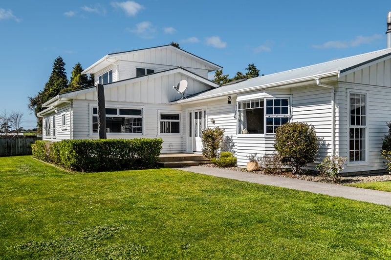 501 Richmond Road, Lepperton, New Plymouth - Carousel 1