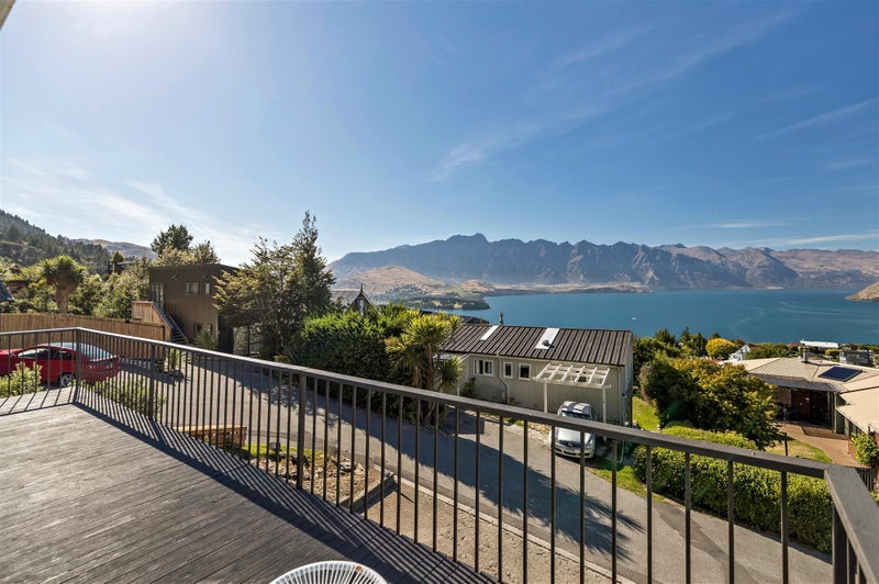 38 Avalon Crescent, Fernhill, Queenstown - Carousel 2