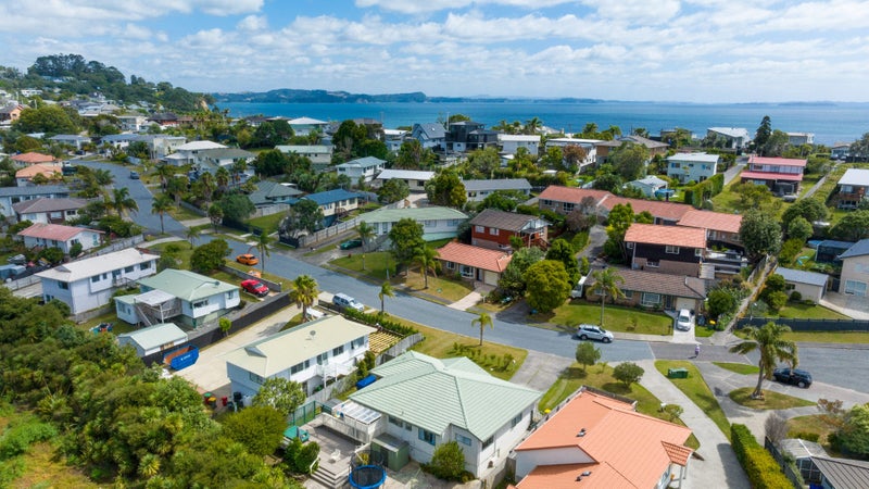 1/43 Donald Street, Stanmore Bay, Whangaparaoa - Carousel 2