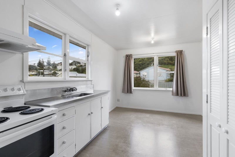 171 Sievers Grove, Cannons Creek, Porirua - Carousel 2