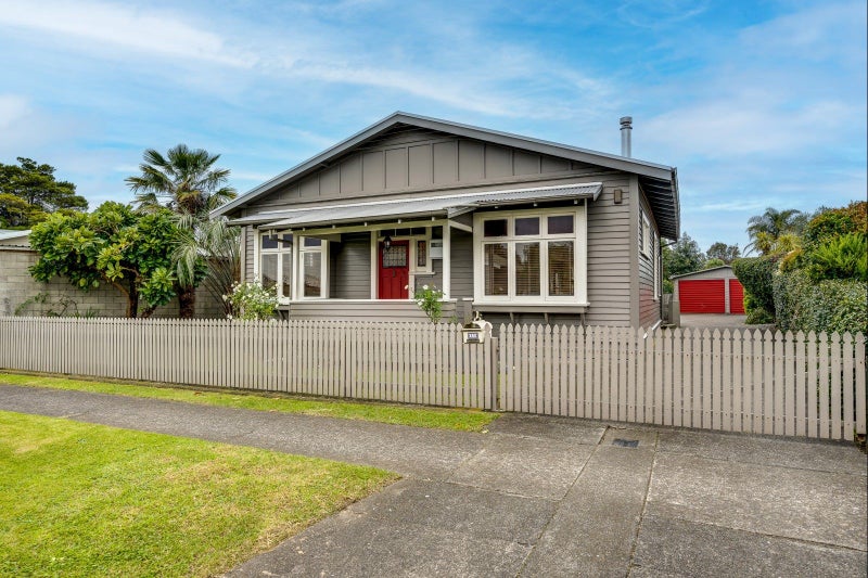 11 Vigor Brown Street, Napier South, Napier - Carousel 1