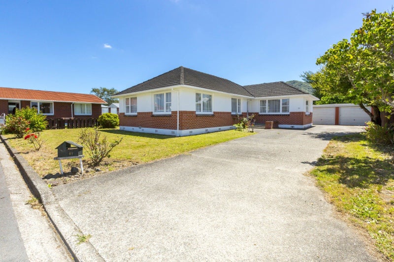61 Kashmir Avenue, Clouston Park, Upper Hutt - Carousel 2