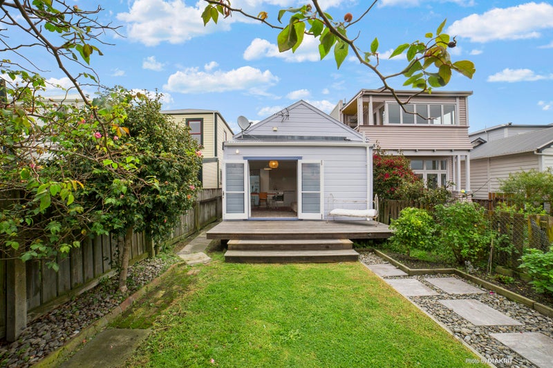 15 Queen Street, Mount Victoria, Wellington - Carousel 1