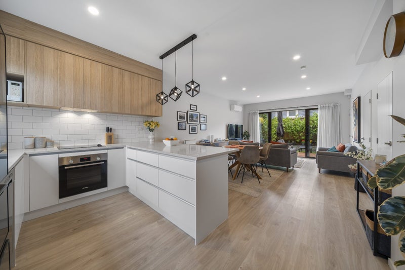 5/11 Karamu Street, Te Atatu Peninsula, Auckland - Carousel 1