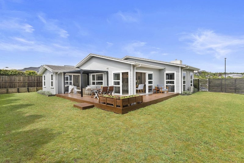 146 Eighth View Avenue, Beachlands, Auckland - Carousel 1