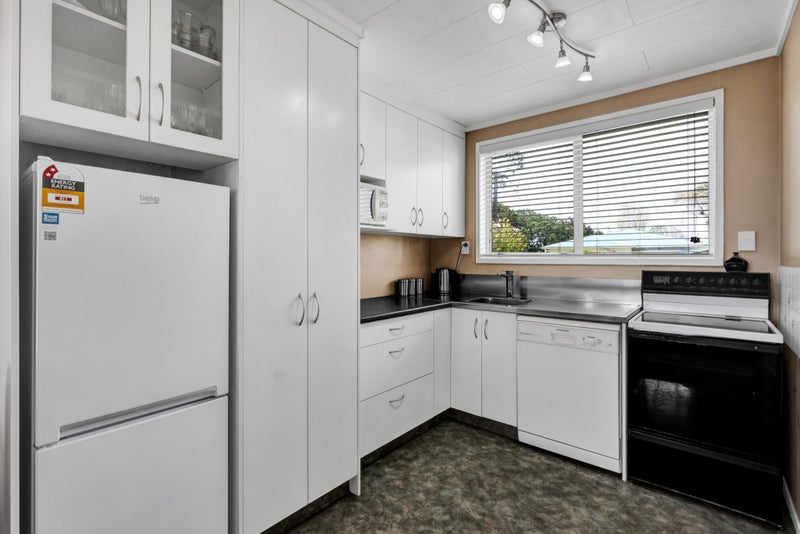 9 Struan Avenue, Lower Vogeltown, New Plymouth - Carousel 2