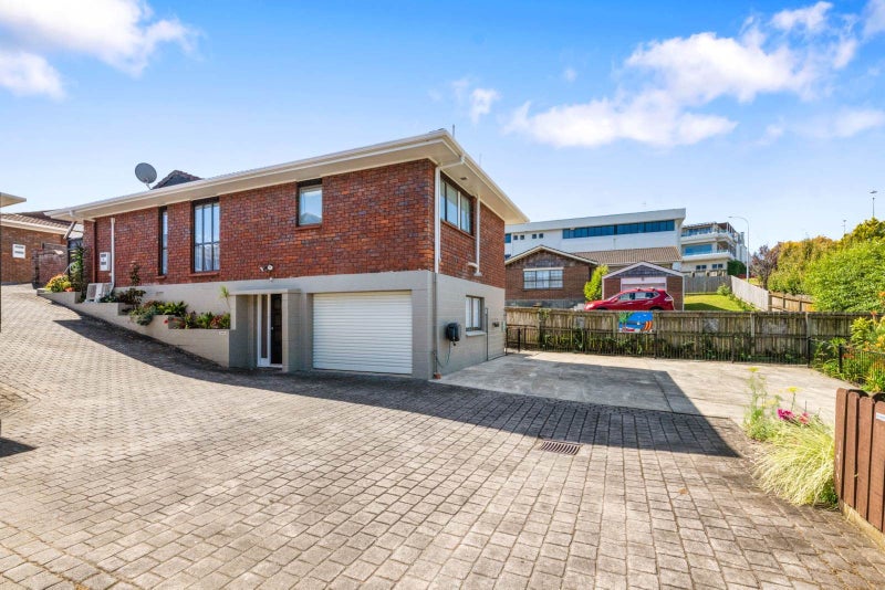 3/54 Wellington Street, Howick, Auckland - Carousel 2
