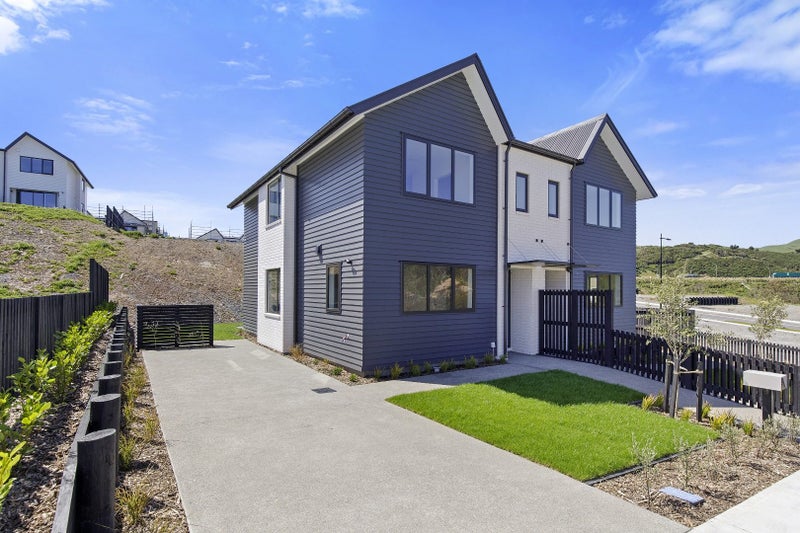 37 Turtleback Avenue, Whitby, Porirua - Carousel 2