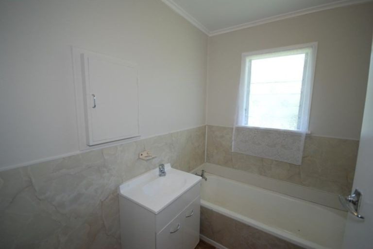 191 Bairds Road, Otara, Auckland - Carousel 11