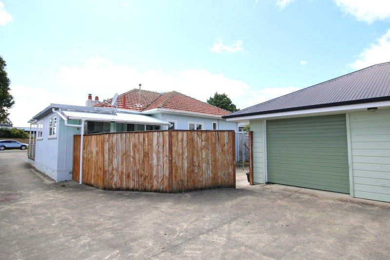 34 Botanical Road, Takaro, Palmerston North - Carousel 11