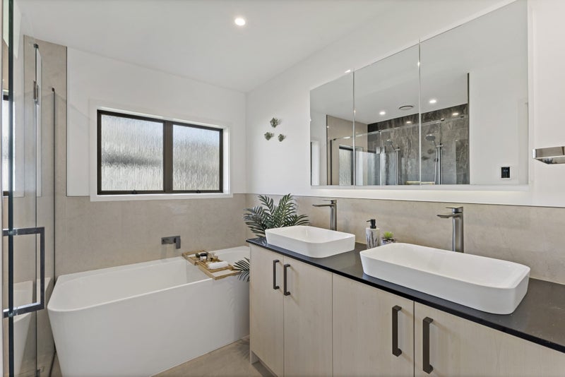 11 Rochas Place, Clover Park, Auckland - Carousel 2