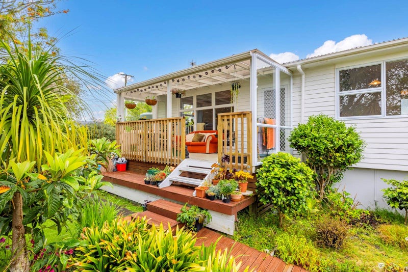 1/27 Raleigh Road, Northcote, Auckland - Carousel 17