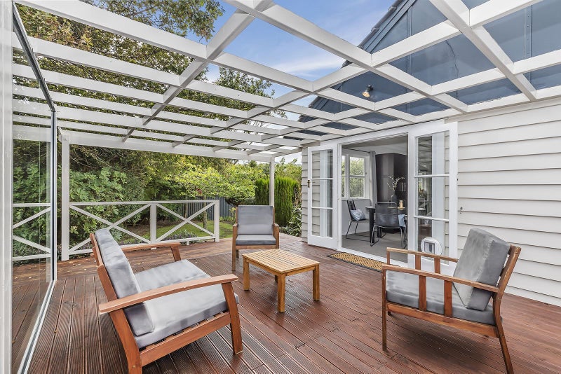 9 Mascot Street, Tawa, Wellington - Carousel 2