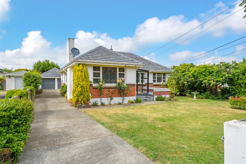 19 Hall Grove, Ebdentown, Upper Hutt - Carousel 2