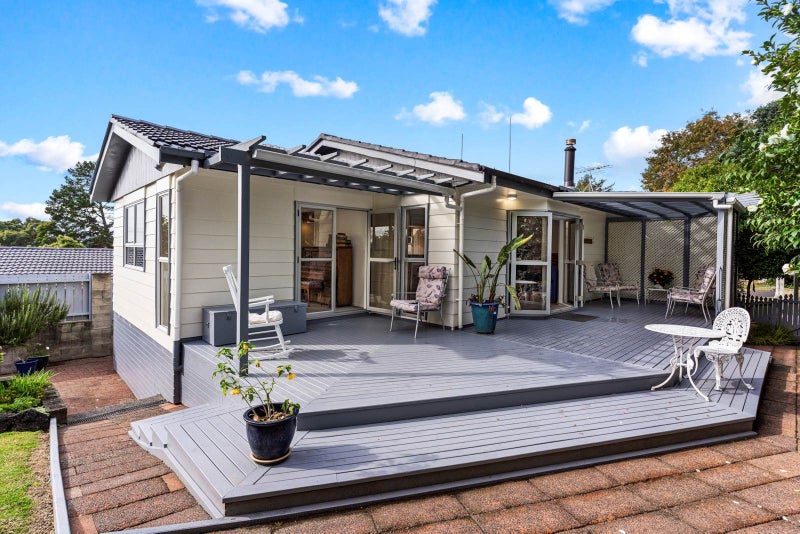 14 Puketitiro Street, Glen Eden, Auckland - Carousel 1
