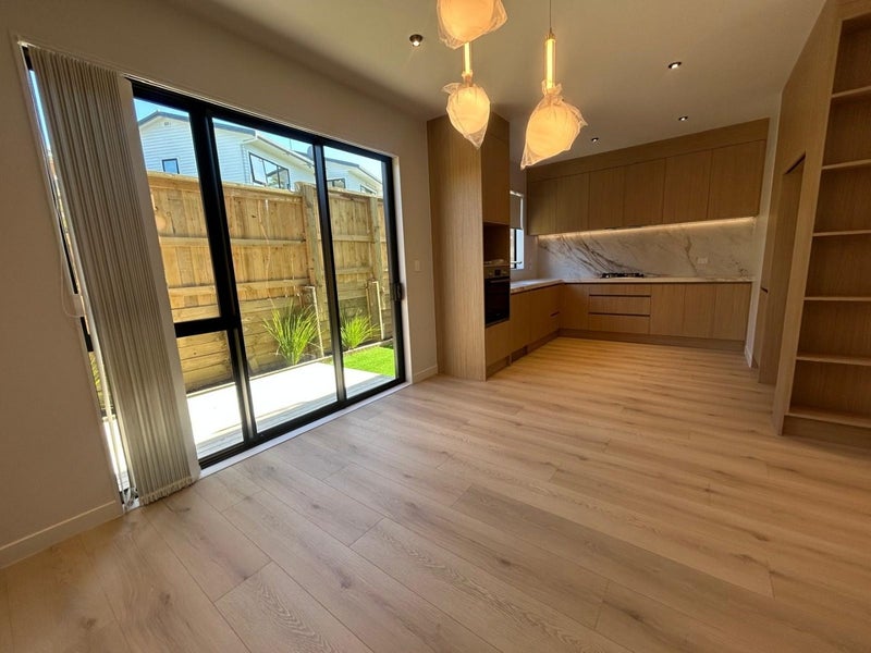 4/59 Howe Street, Howick, Auckland - Carousel 43