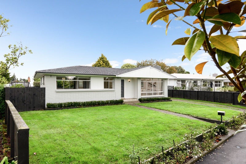 11 Gerrand Place, Chedworth, Hamilton - Carousel 2