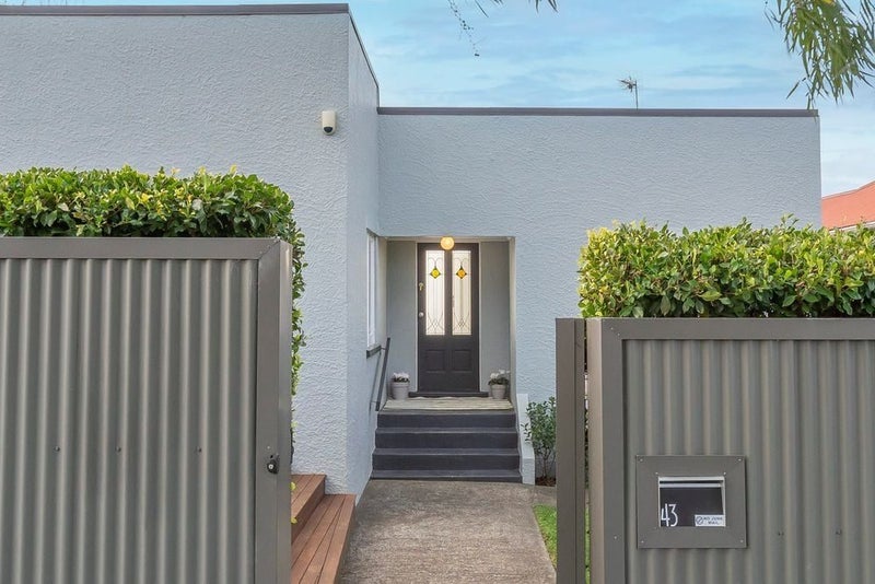 43 Old Mill Road, Grey Lynn, Auckland - Carousel 1