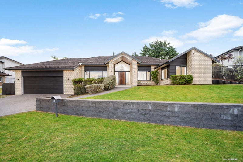 14 Dunoon Close, Flat Bush, Auckland - Carousel 1