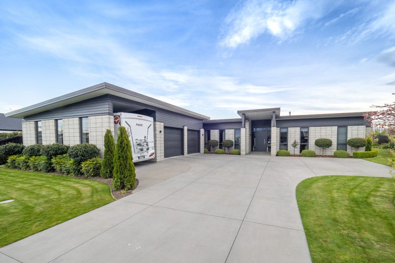 7 Douglas Drive, Allenton, Ashburton - Carousel 1