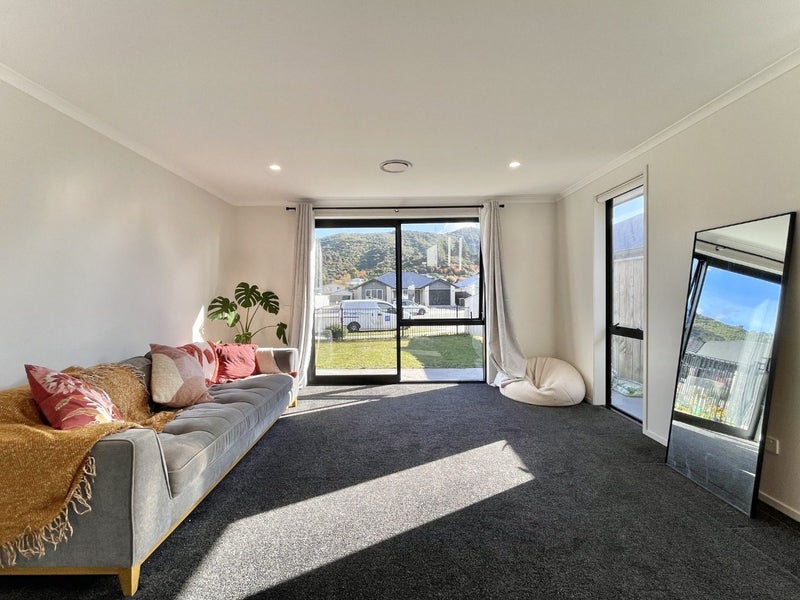 19 Te Ara o Toroa, Wainuiomata, Lower Hutt - Carousel 2