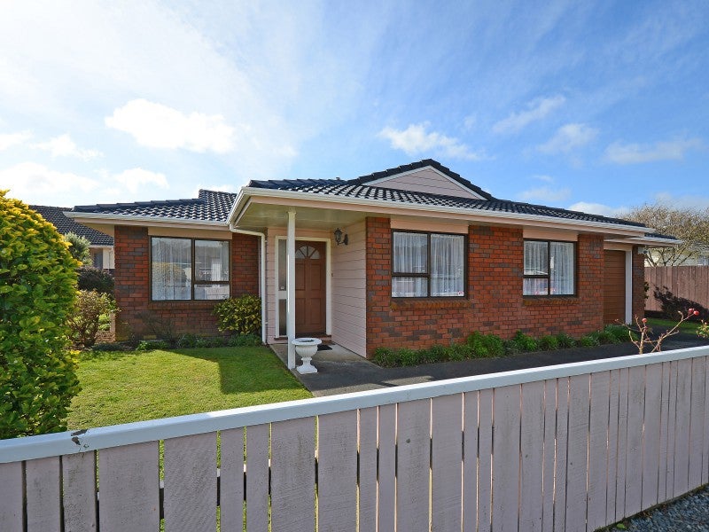 1A Hood Avenue, Heretaunga, Upper Hutt - Carousel 1