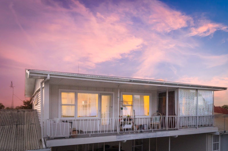 2 Te Awe Awe Court, Hokowhitu, Palmerston North - Carousel 1