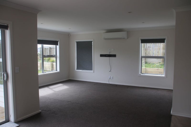 30 Trelawny Terrace, Grenada Village, Wellington - Carousel 19