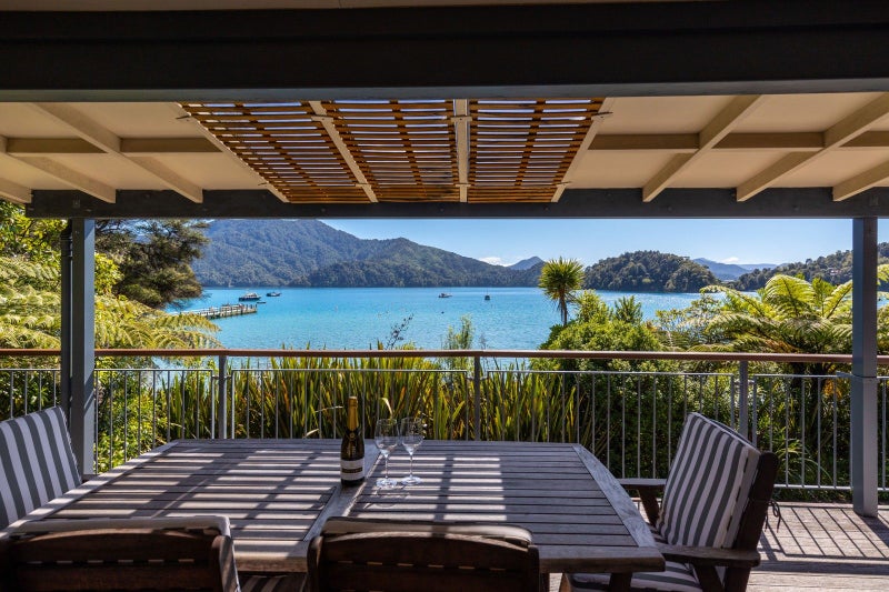 2299 Queen Charlotte Drive, Ngakuta Bay - Carousel 1