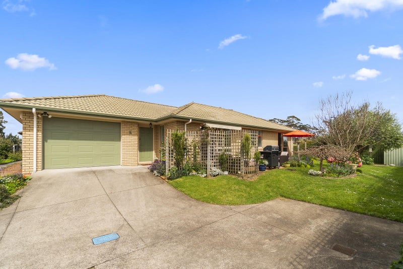 11 Raabia Close, Parakai, Helensville - Carousel 1