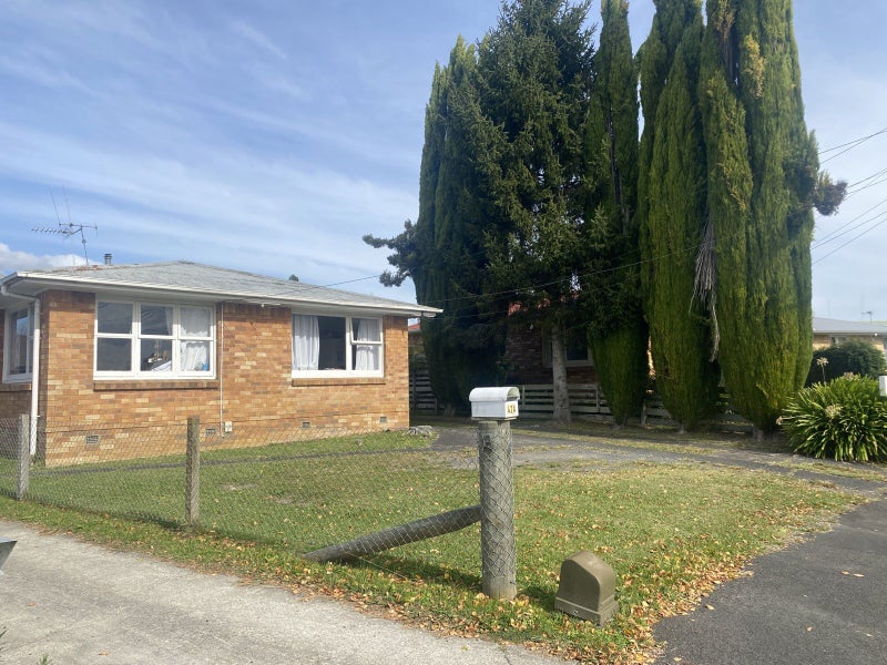 42 Liston Crescent, Hillcrest, Hamilton - Carousel 8