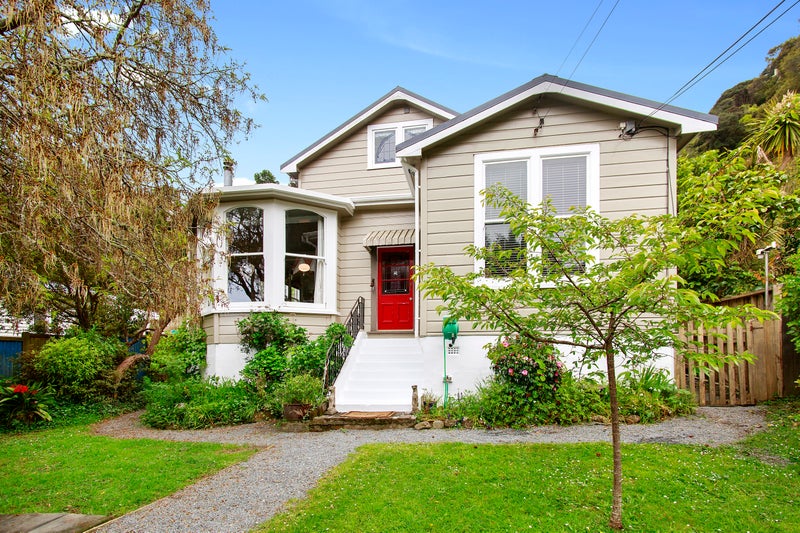 21 Woodvale Grove, Fairfield, Lower Hutt - Carousel 2